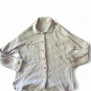 Super cute oversized buttoned sweater